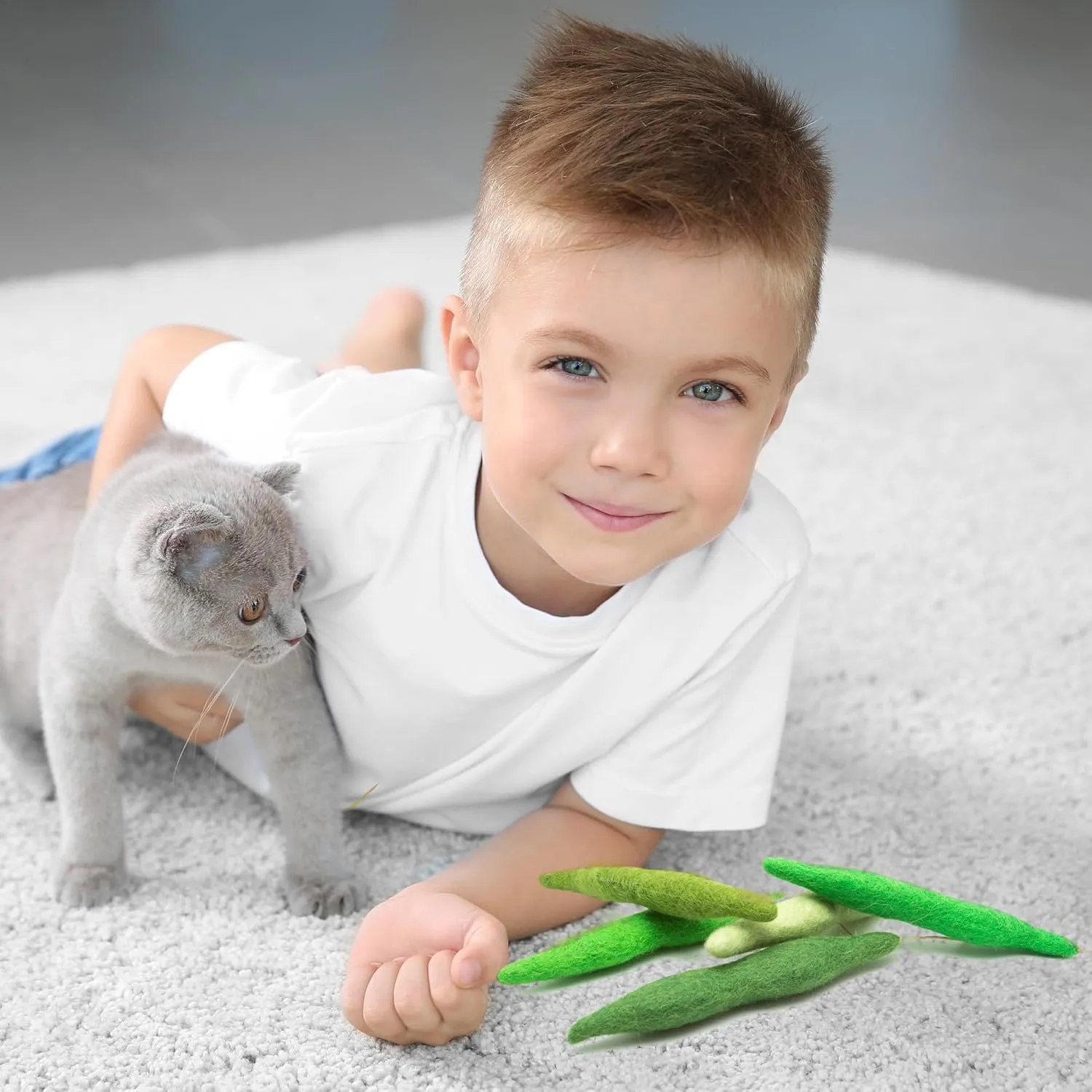 Glaciart One Green Beans Cat Toy  5 Pcs | Soft Fuzzy Enrichment 100% Natural Wool - Interactive Catnip Play Cat Toy Set - Safe for Pets, Non-AZO Colored Dyes