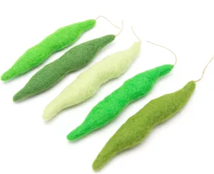 Glaciart One Green Beans Cat Toy  5 Pcs | Soft Fuzzy Enrichment 100% Natural Wool - Interactive Catnip Play Cat Toy Set - Safe for Pets, Non-AZO Colored Dyes